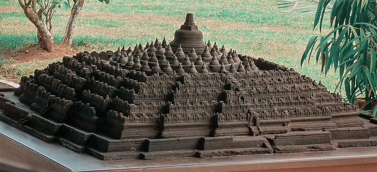 I templi di Borobudur e Prambanan
