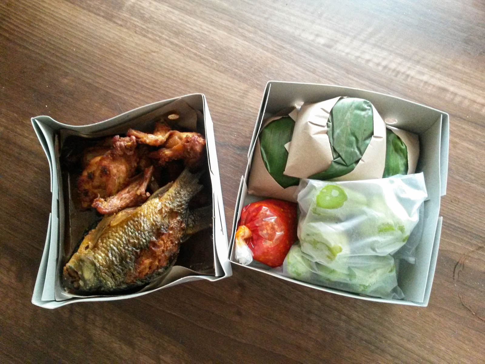 Jakarta vedere e fare: una scatola con lo street food.