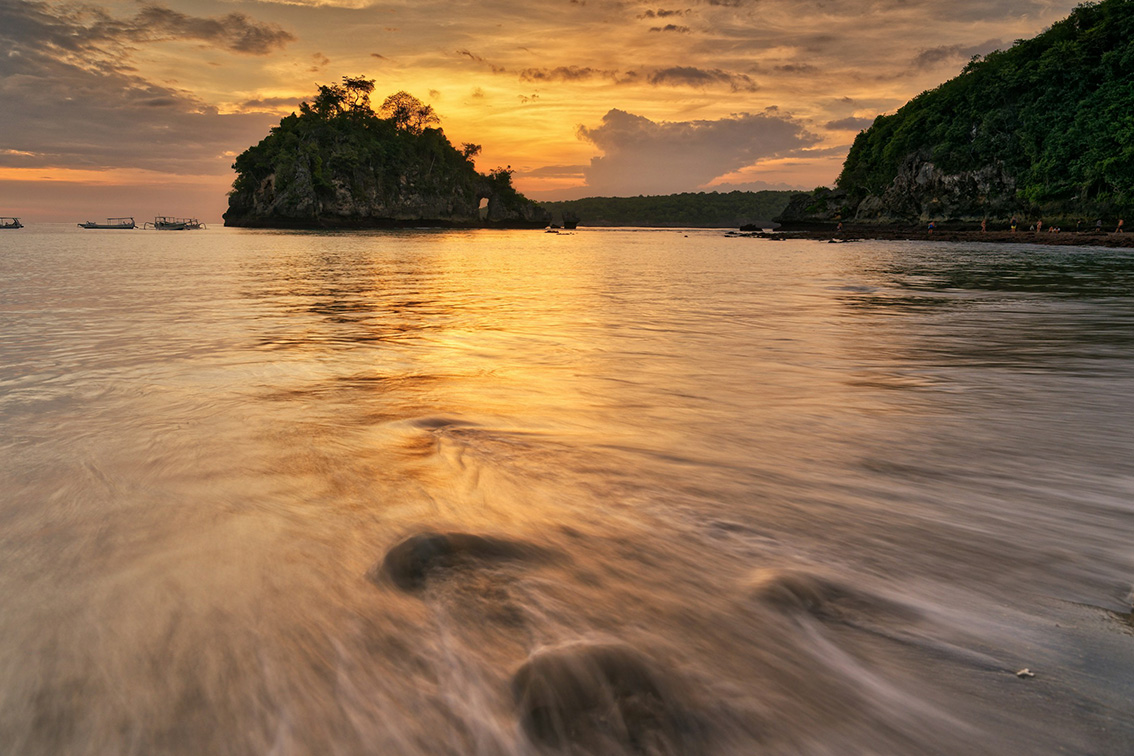Tramonto a Crystal Bay Nusa Penida.